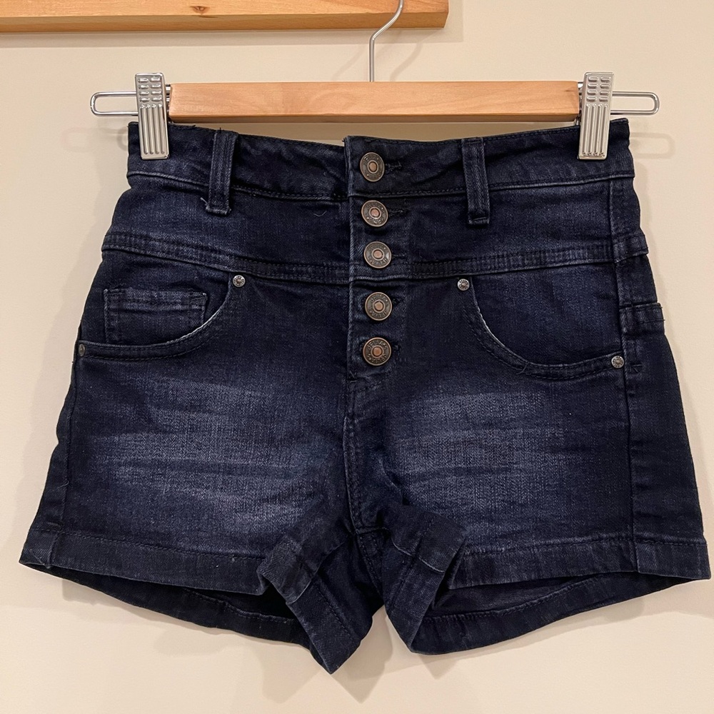 Size 00 Delia’s Skylar Denim Shorts